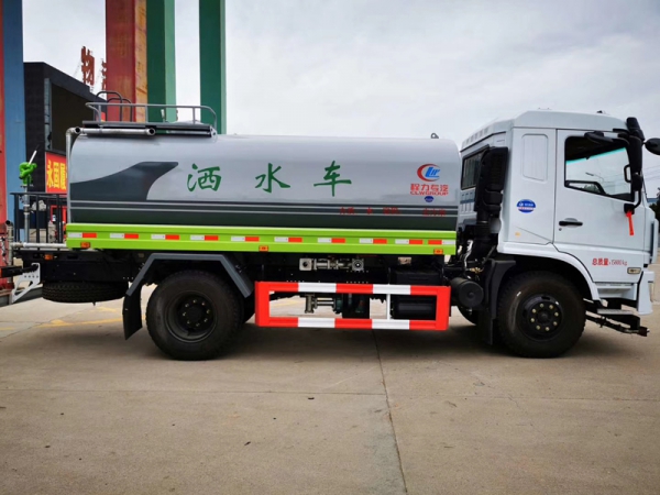 東風(fēng)D312噸灑水車