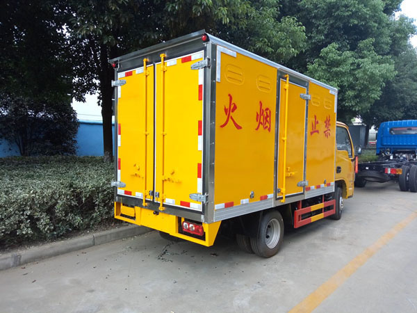 躍進(jìn)3.3米柴油（藍(lán)牌）氣體廂式車