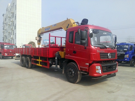 12噸東風(fēng)專(zhuān)底后八輪隨車(chē)吊