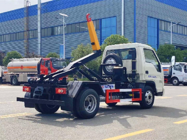 國(guó)六福田小卡3方車(chē)廂可卸（鉤臂式垃圾車(chē)）