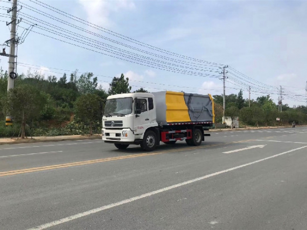 程力威牌CLW5161ZDJD6型壓縮式對接垃圾車