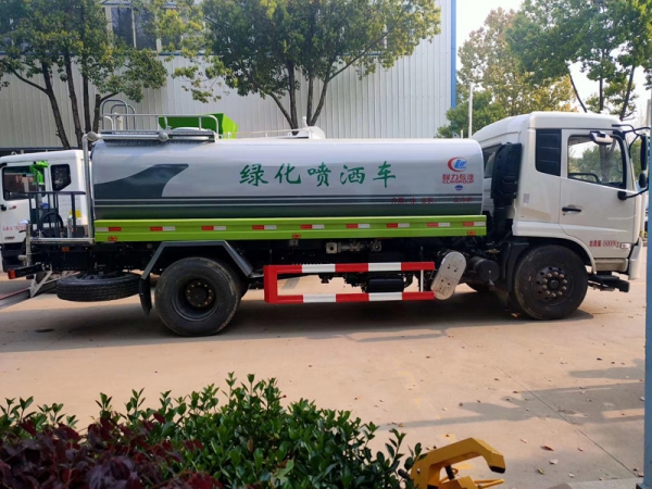 國(guó)六14噸東風(fēng)天錦灑水車