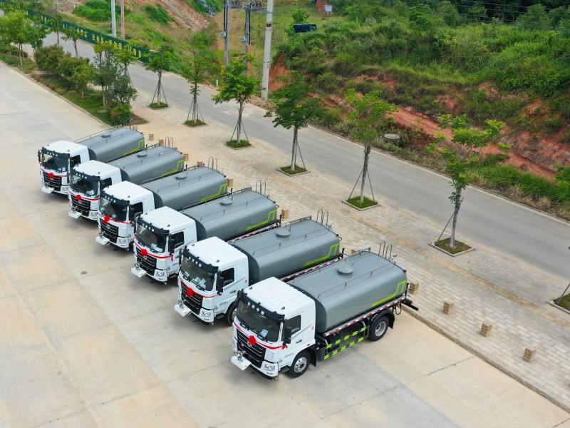 華神F5，12方灑水車